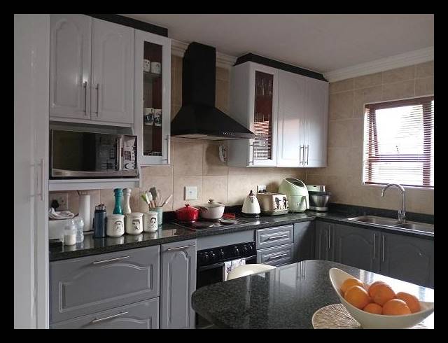 3 BEDROOM TOWNHOUSE FOR SALE IN VANDERBIJLPARK SW 5